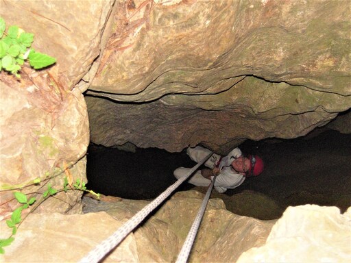 A Kindlehill student develops courage and resilience while abseiling, connecting deeply with the wildness of the Australian land.