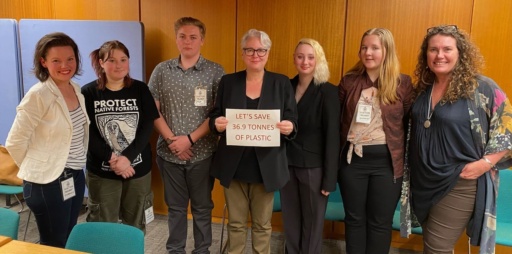 Kindlehill Senior School students and staff advocate for environmental protection through their local community-led plastic reduction campaign.