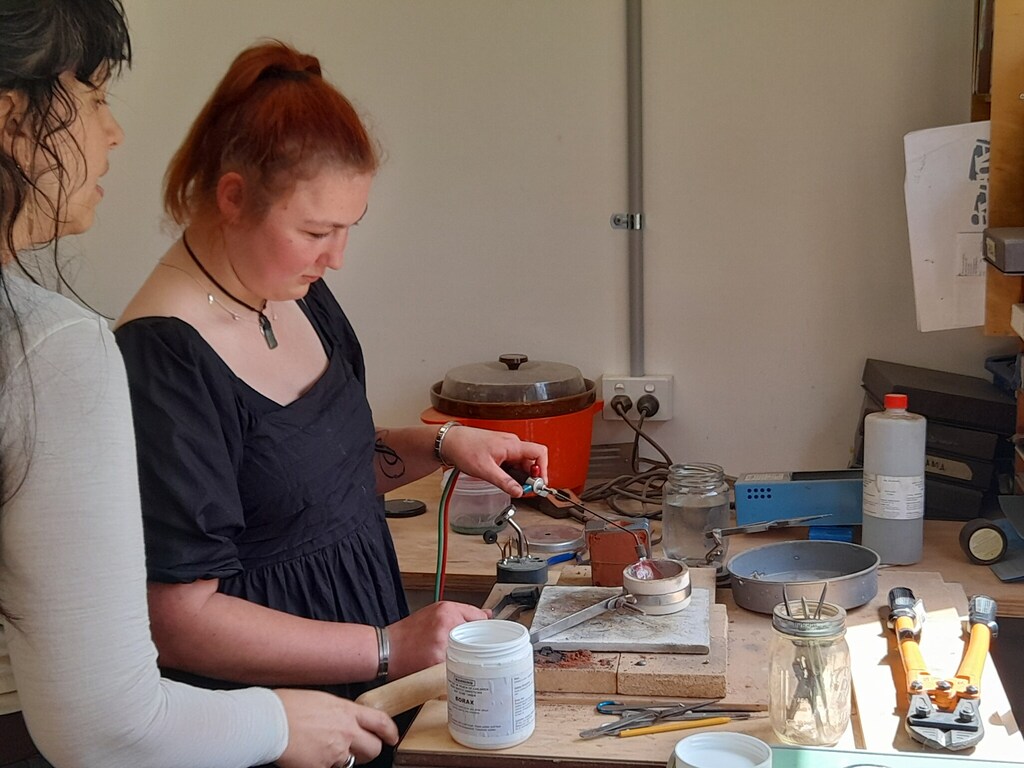 Kindlehill student and artist Alison sand casting jewellery, connecting head, heart, and hands through purposeful, place-based craftsmanship.
