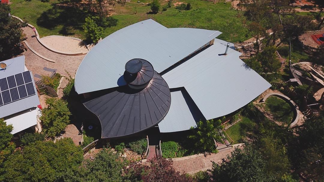 Organic architecture harmonises with the landscape, embodying Kindlehills earth-centred connection to the Blue Mountains and Country.