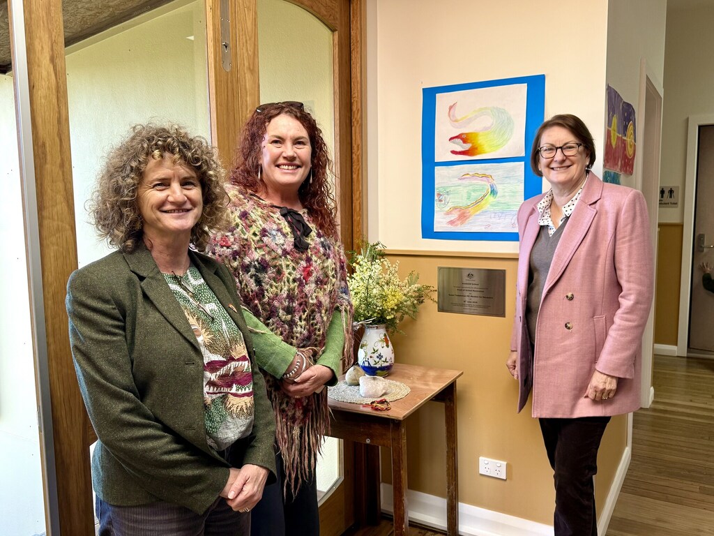 s stick to the Story and Connection: Susan Templeman and Trish Doyle celebrate Kindlehills new entrance, honouring the schools commitment to arts, Country, and community. (1